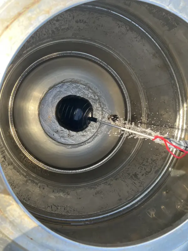 不鏽鋼水塔清洗:清洗前後對照